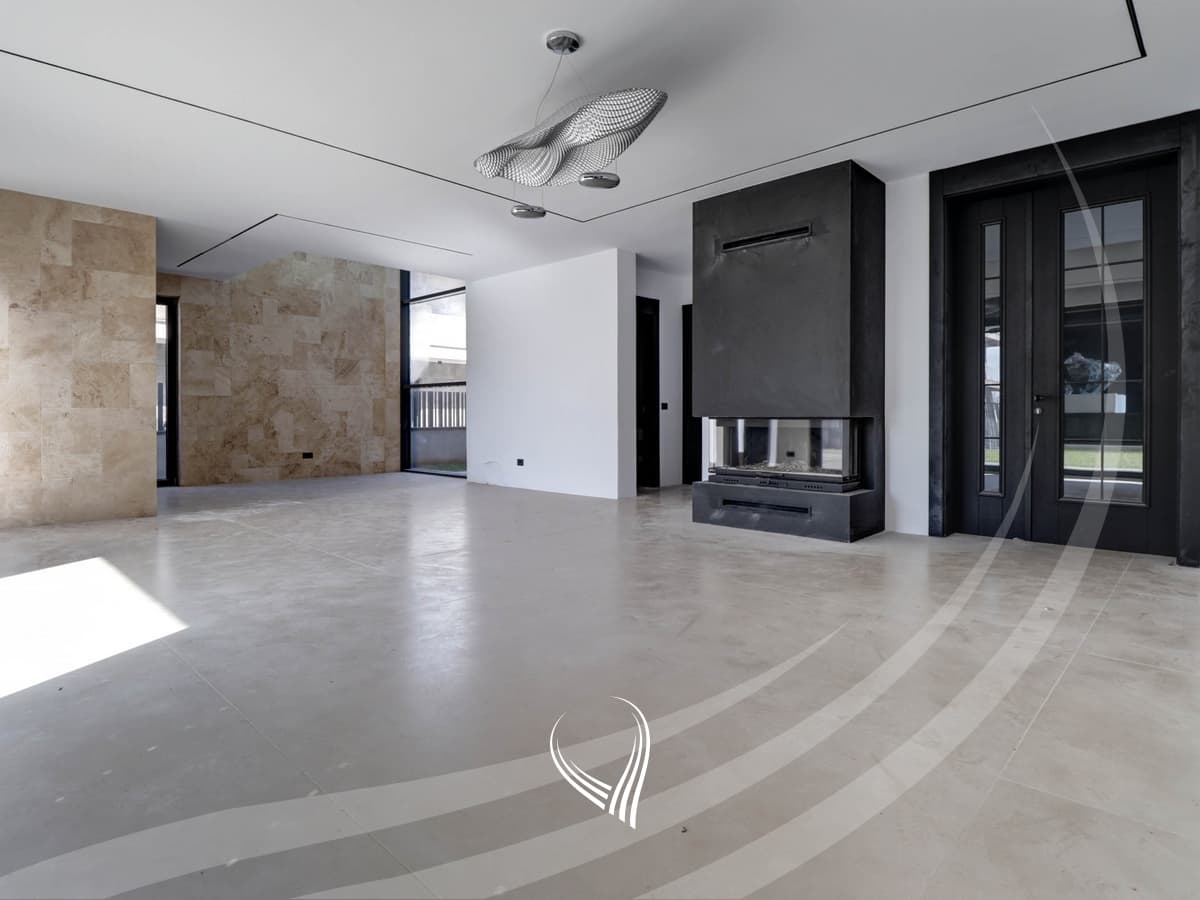 Shtëpi me 4 dhoma gjumi në shitje në Preoc – afër lagjes Marigona Residence 9