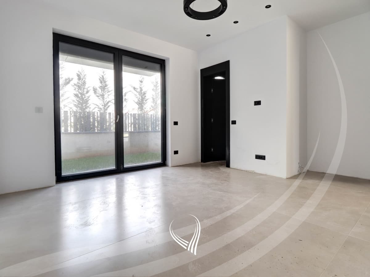 Shtëpi me 4 dhoma gjumi në shitje në Preoc – afër lagjes Marigona Residence 11